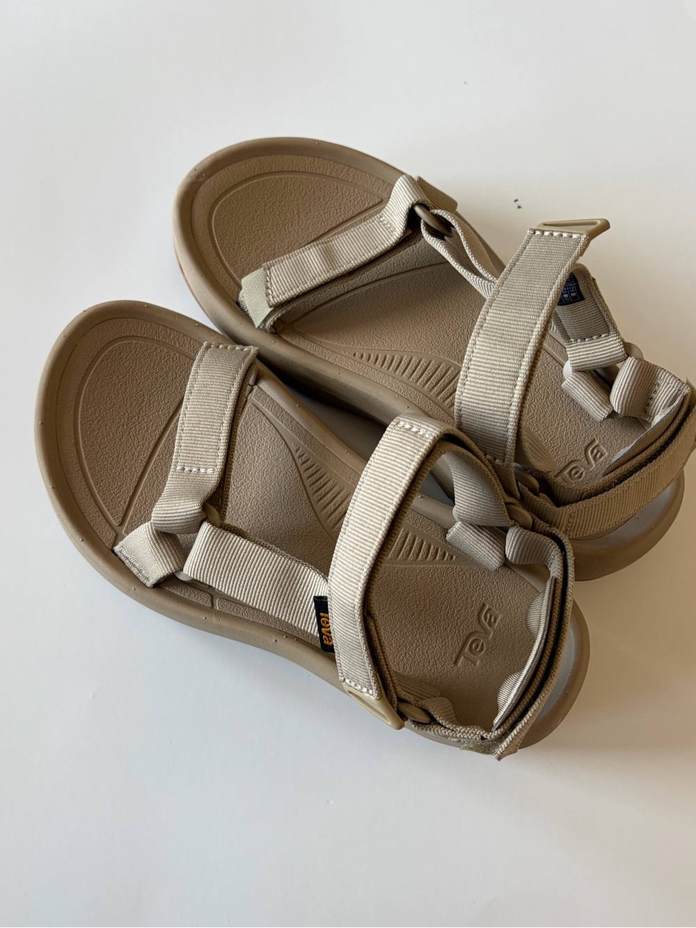 NWOT Teva  Hurricane XLT2 ampsole Sport Sandals in Light Beige size  7